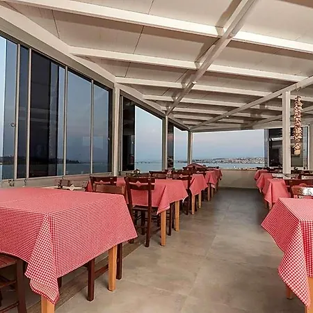 فندق Cunda Demir 3*