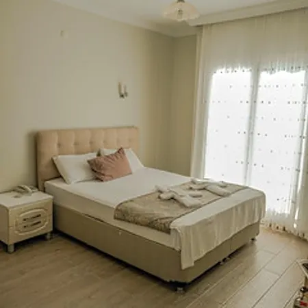 Cunda Demir 3* Ayvalı