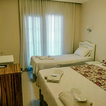Cunda Demir فندق 3*